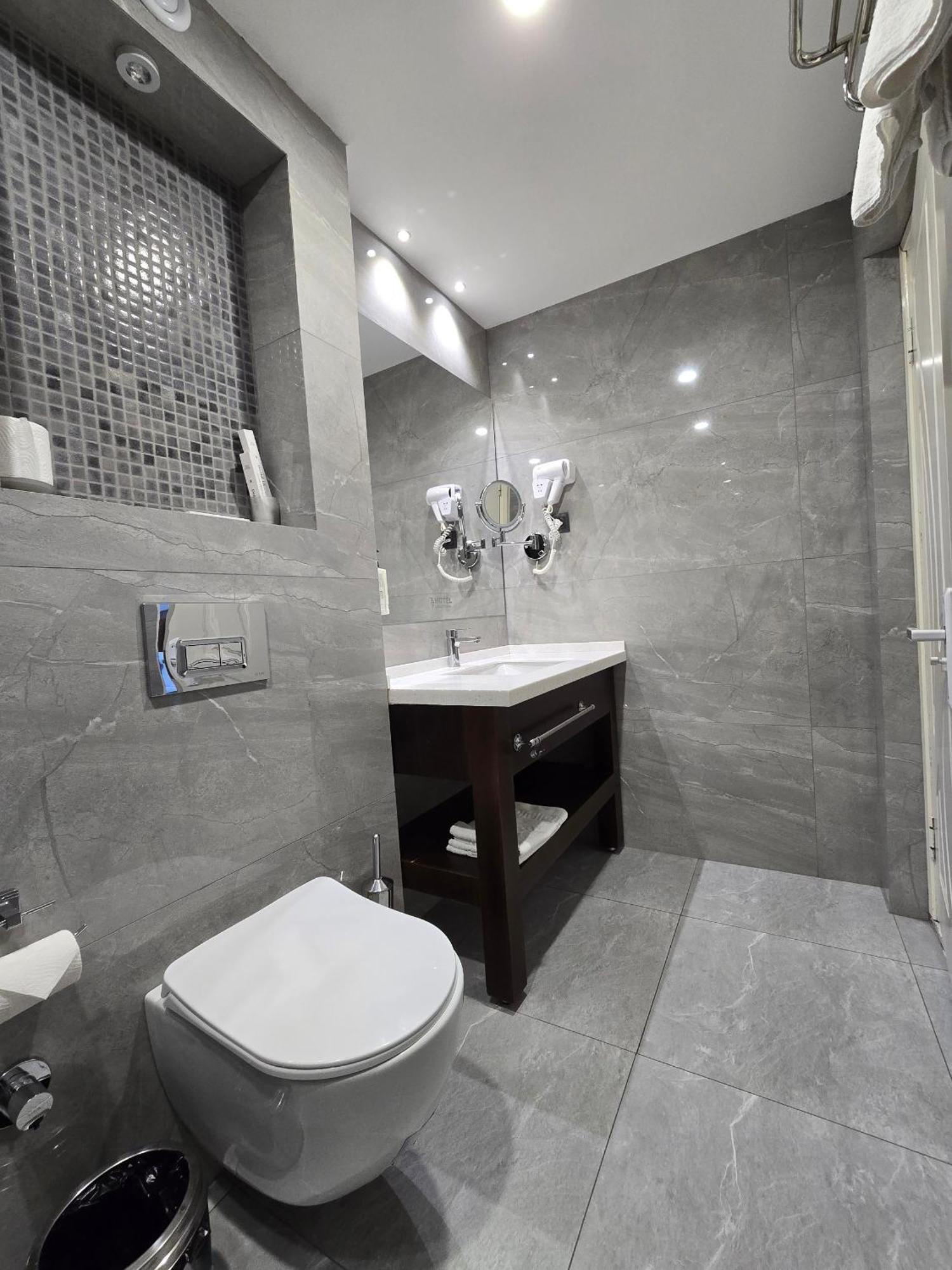 Ziyorat Luxury Hotel Fergana Esterno foto