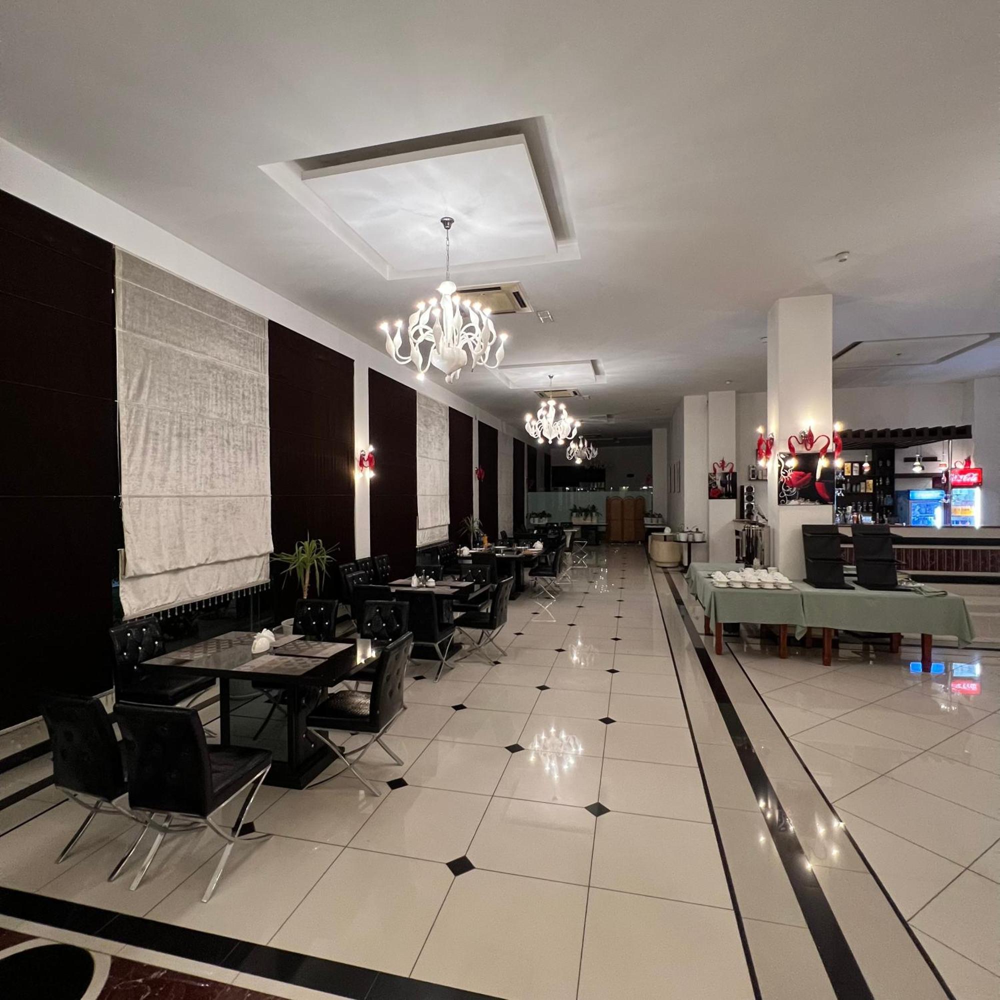 Ziyorat Luxury Hotel Fergana Esterno foto