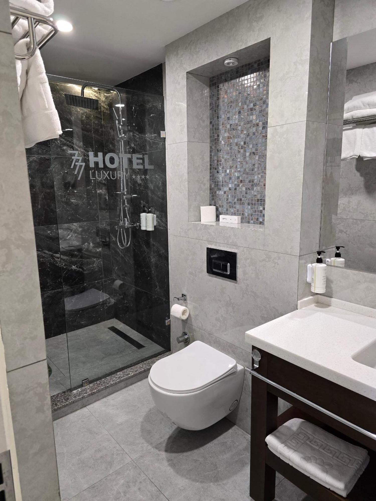 Ziyorat Luxury Hotel Fergana Esterno foto
