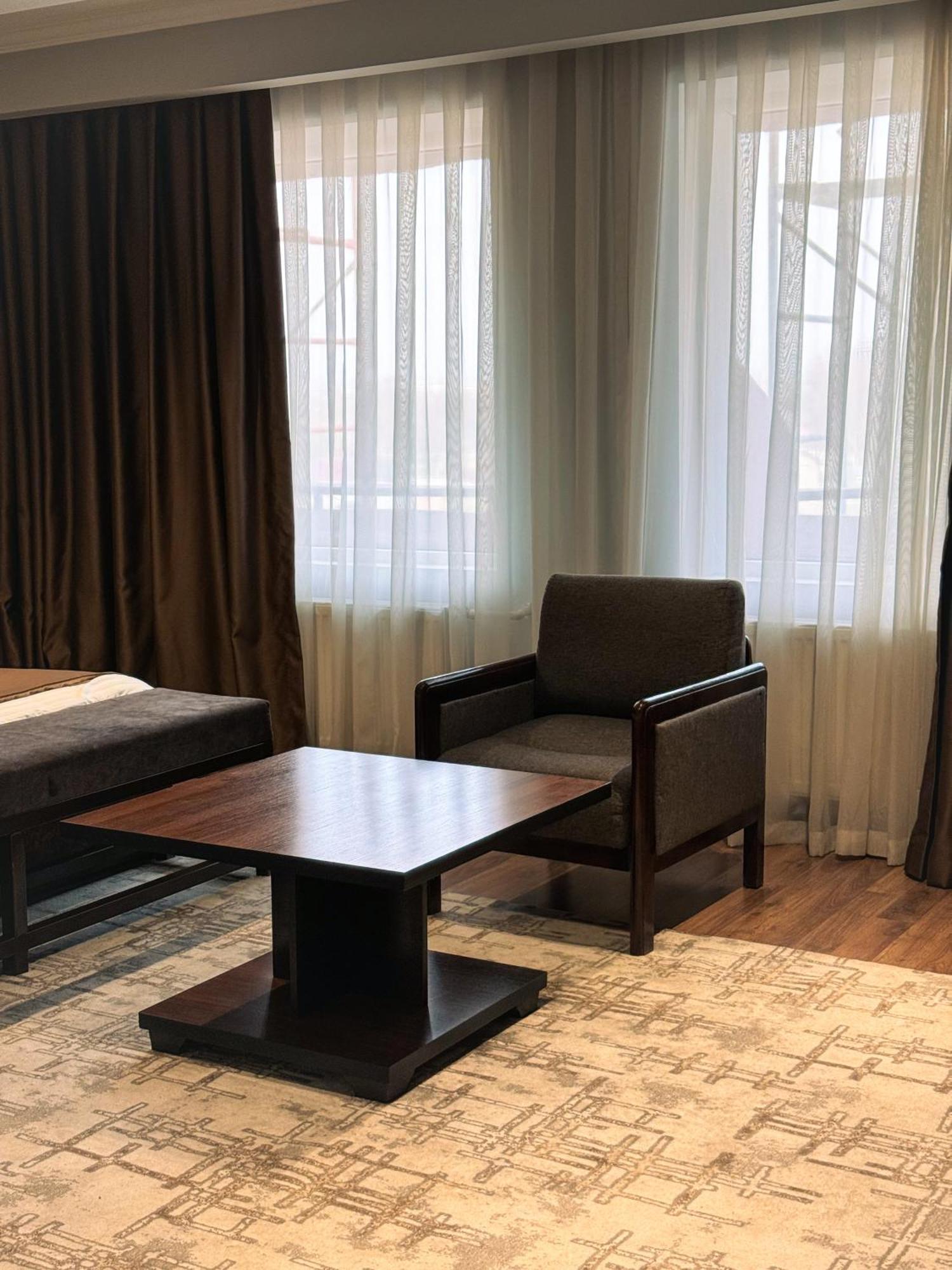 Ziyorat Luxury Hotel Fergana Esterno foto