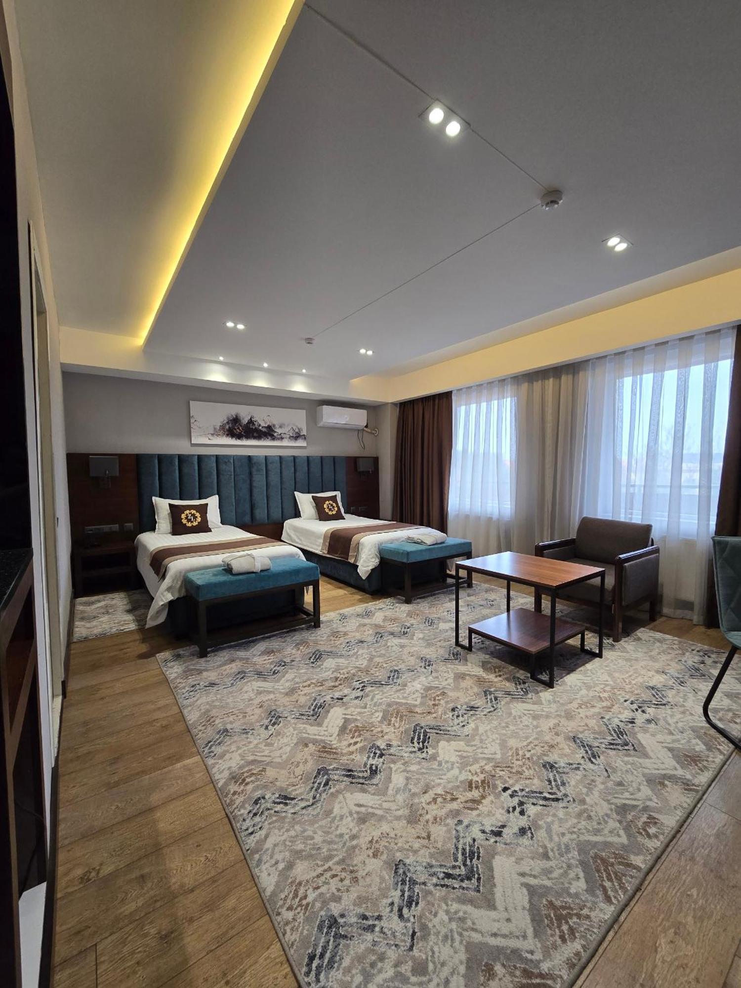 Ziyorat Luxury Hotel Fergana Esterno foto