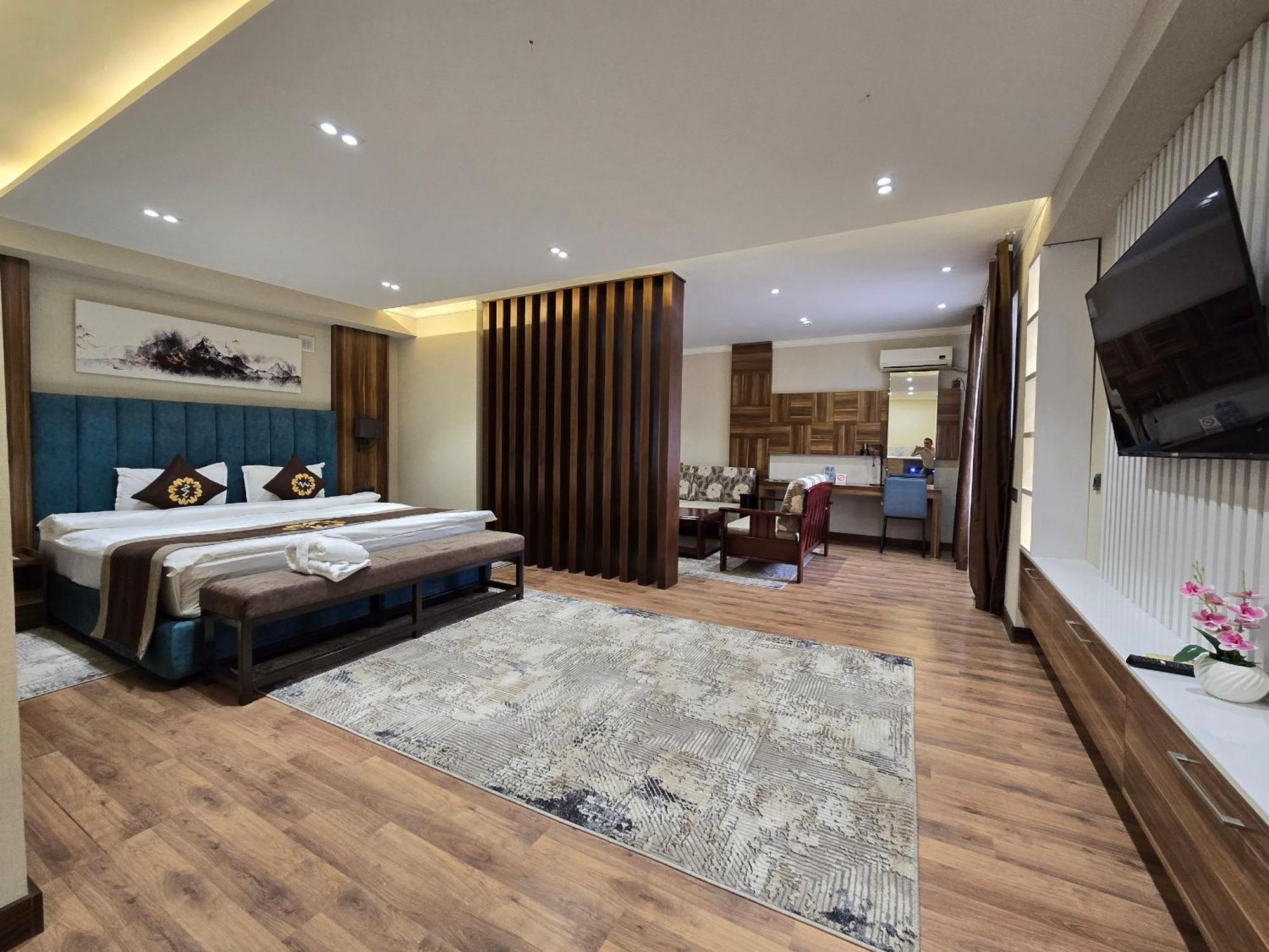 Ziyorat Luxury Hotel Fergana Esterno foto