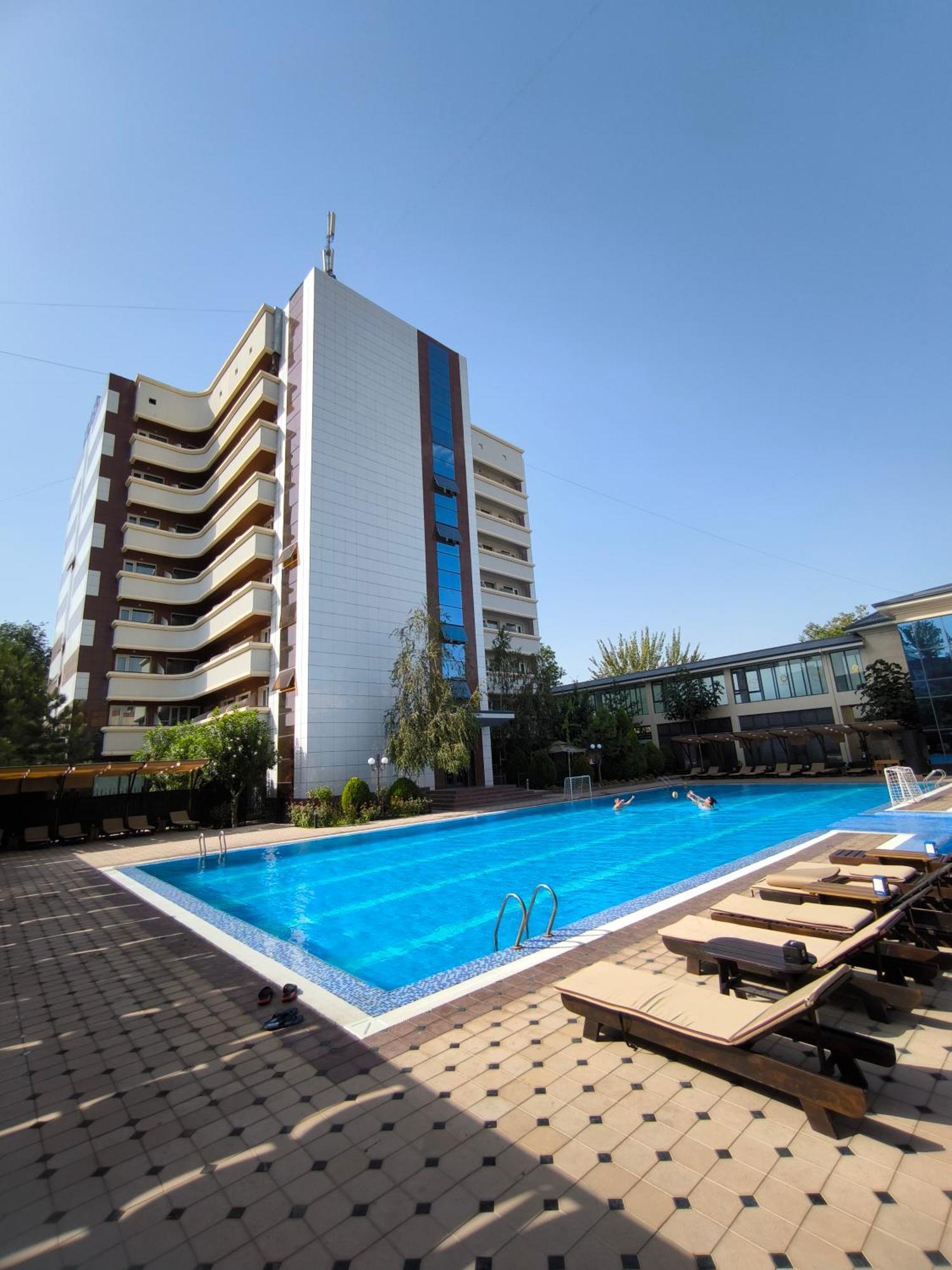 Ziyorat Luxury Hotel Fergana Esterno foto