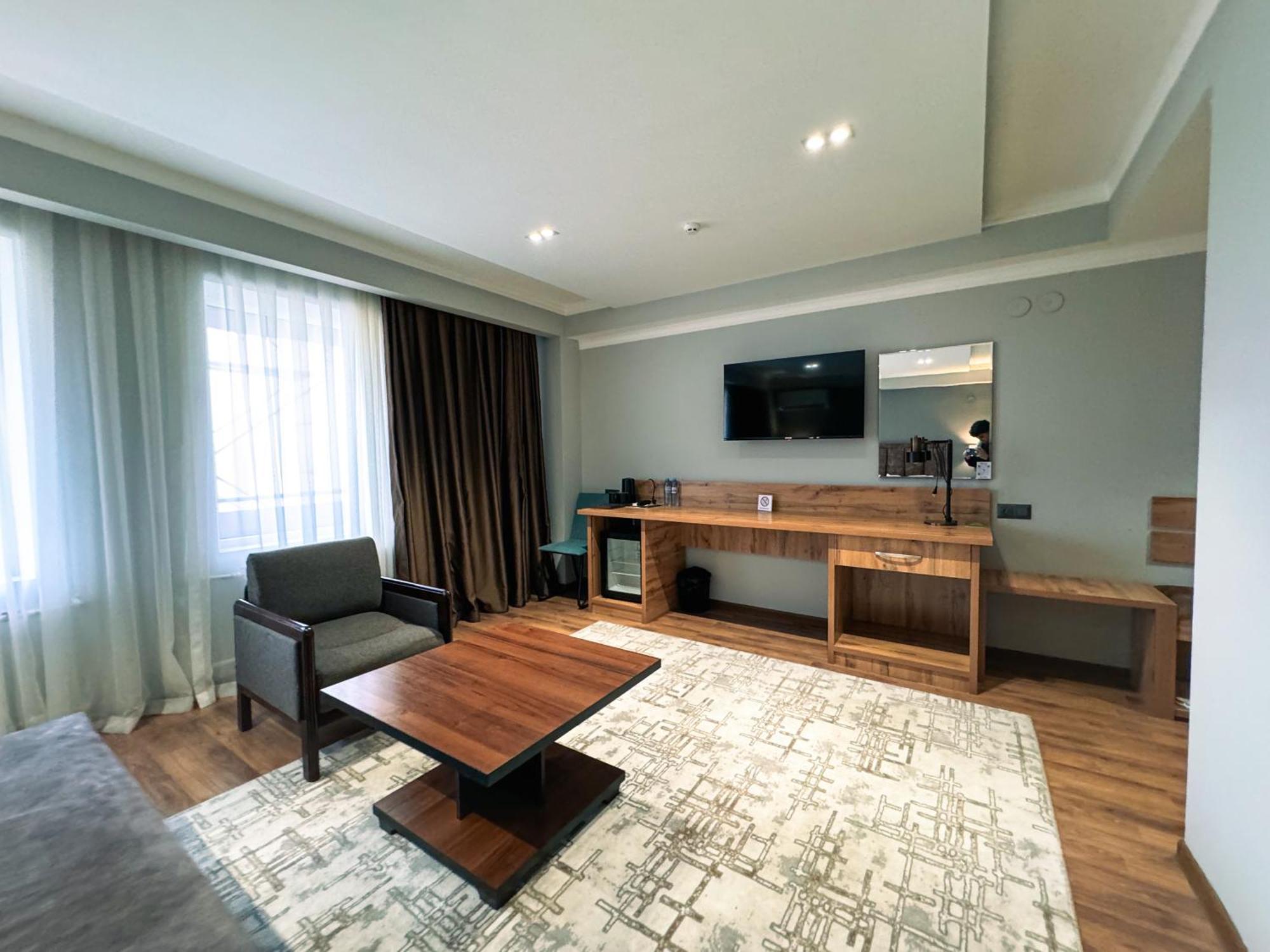 Ziyorat Luxury Hotel Fergana Esterno foto